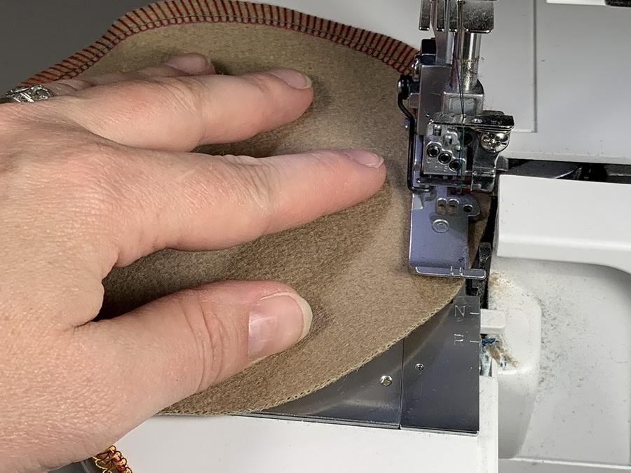 A Field Guide Serger 101: From Setting Up & Using Your Machine to Creating with Confidence; 10 Projects & 40+ Techniques - Sewingmachinesplus.com