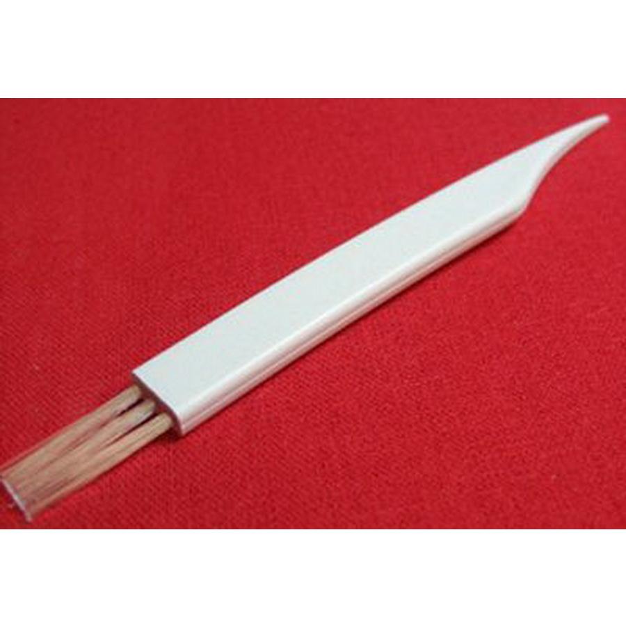 Lint Brush Plastic Handle - Wht - Sewingmachinesplus.com