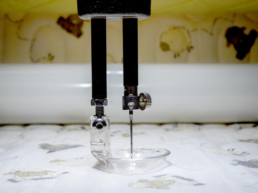 Handi Quilter Glide Foot 2 - Wide - Sewingmachinesplus.com