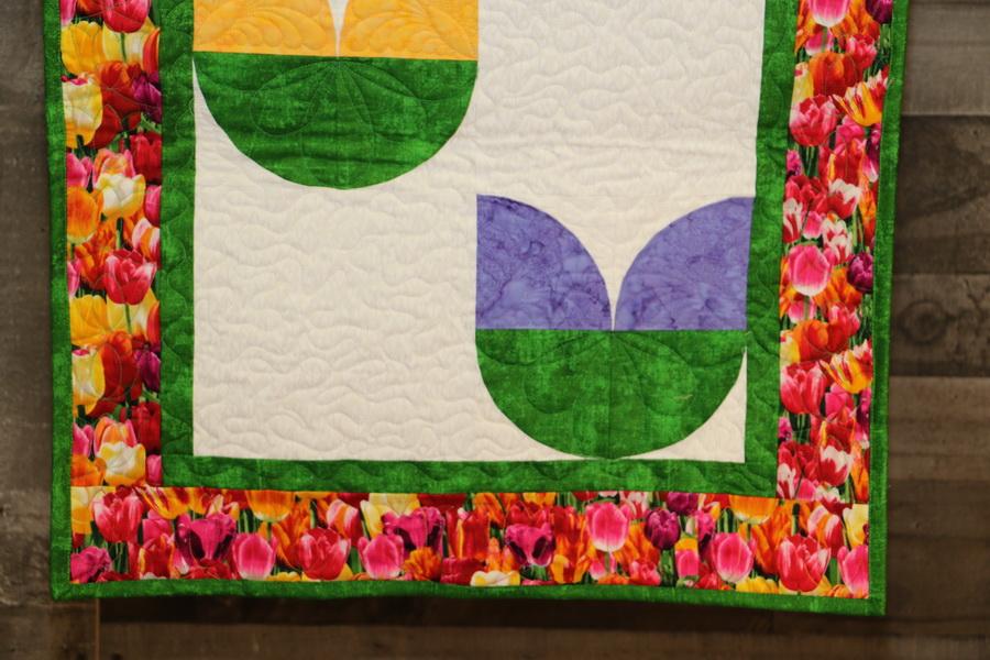 Ready to Sew Tulip Wall Hanging Pre - cut Quilt Kit - Sewingmachinesplus.com