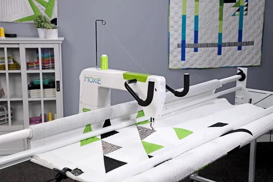 Handi Quilter Moxie 15 Inch Longarm Quilting Machine With Little Foot Frame (DEMO MODEL ONLY) - Sewingmachinesplus.com
