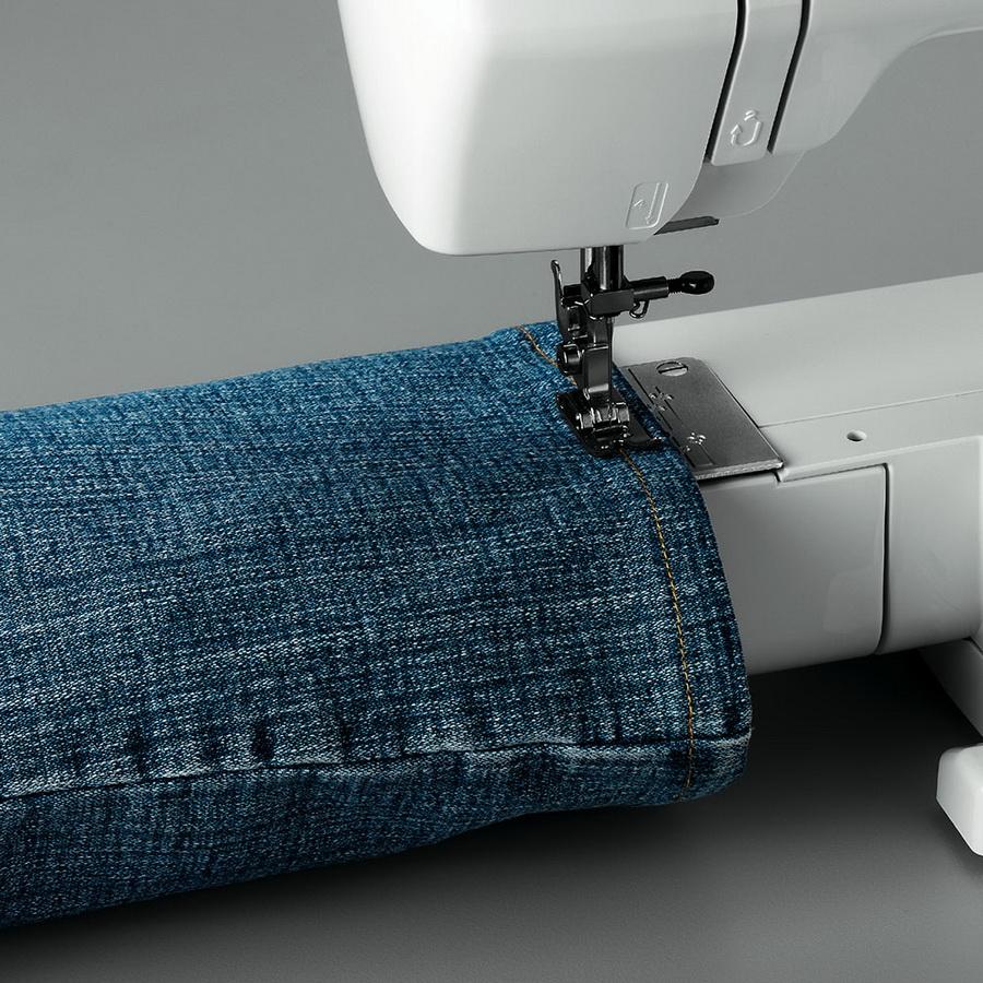 Elna eXplore 320 Mechanical Sewing Machine