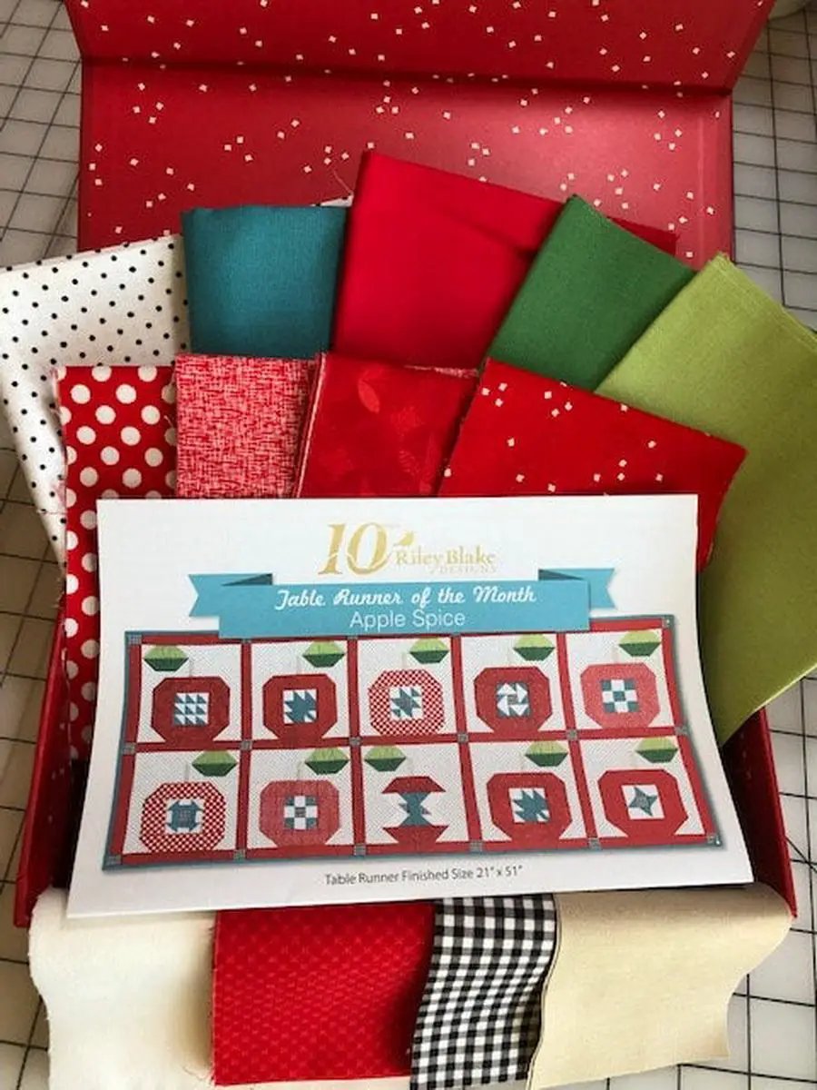 Riley Blake Apple Spice Table Runner Fabric Quilt Kit - Sewingmachinesplus.com