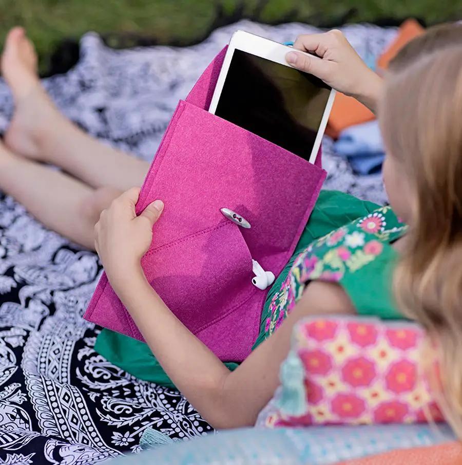 Fabric kit Bluefig University Learn to Sew Lil Sleeve Class 200, pink fabric sleeve with tablet.