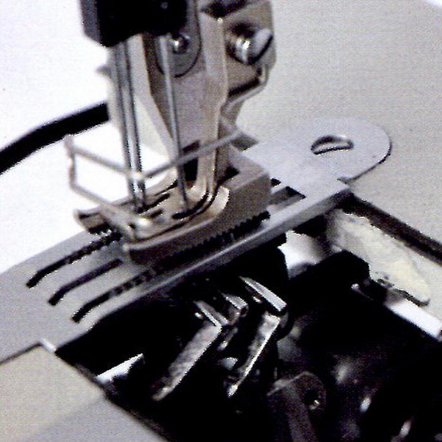 Highlead GK0318 Series Industrial Sewing Machines with Assembled Table and Servo Motor