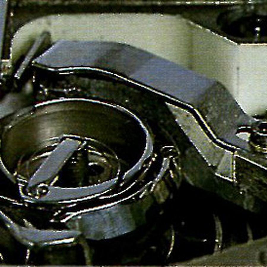 Highlead GC20688 Series Industrial Sewing Machines with Assembled Table and Servo Motor