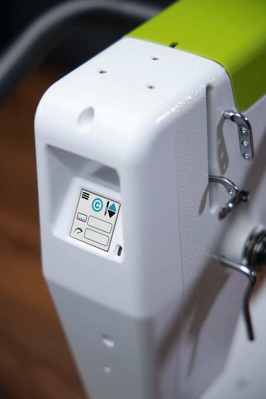 Handi Quilter Moxie 15 Inch Longarm Quilting Machine With 8 Foot Loft Frame