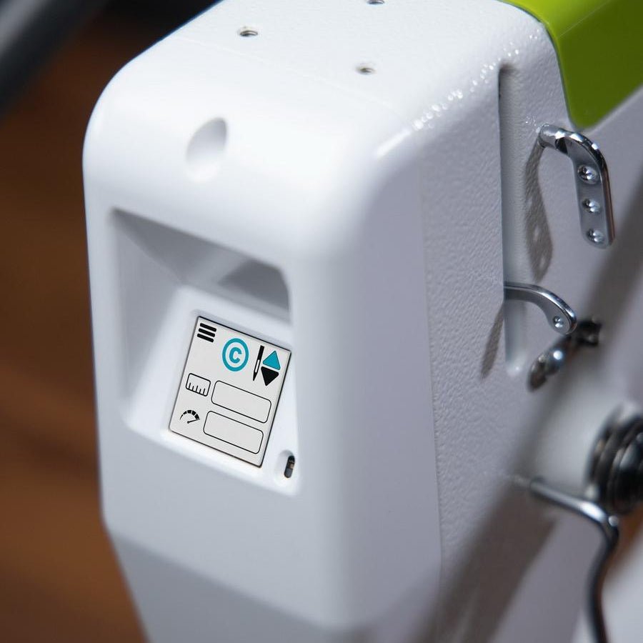 Handi Quilter Moxie 15 Inch Longarm Quilting Machine With 5ft Little Foot Frame or 8 Foot Loft Frame - Sewingmachinesplus.com