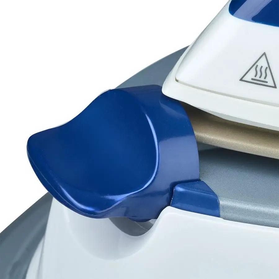 Reliable Maven 120IS iron, blue and white, close-up of blue iron sole.