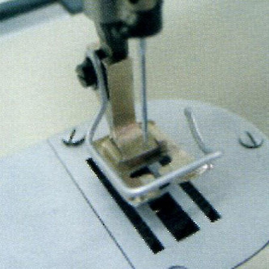 Highlead GG0028 Series Industrial Sewing Machines with Assembled Table and Servo Motor