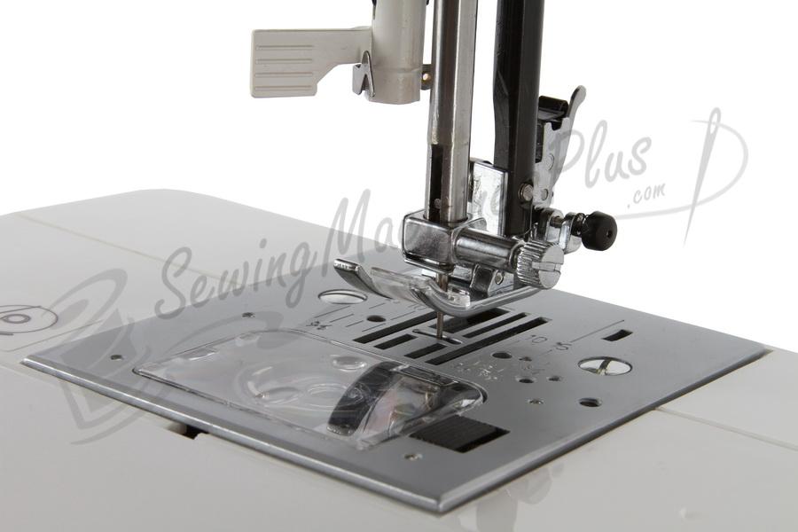Juki HZL-27Z Deluxe Compact Sewing Machine Show Model only 12 LBS