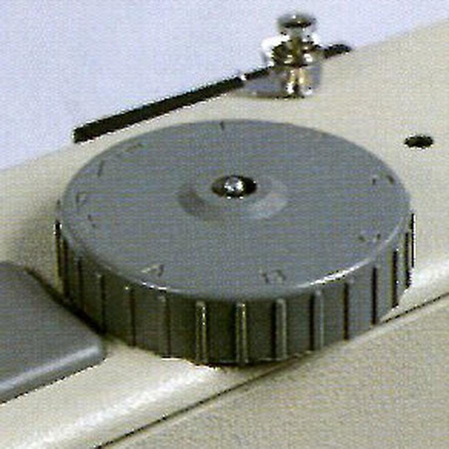 Highlead GC20688 Series Industrial Sewing Machines with Assembled Table and Servo Motor