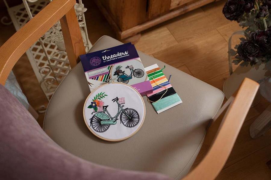 Threaders Embroidery Kit - Vintage Trail
