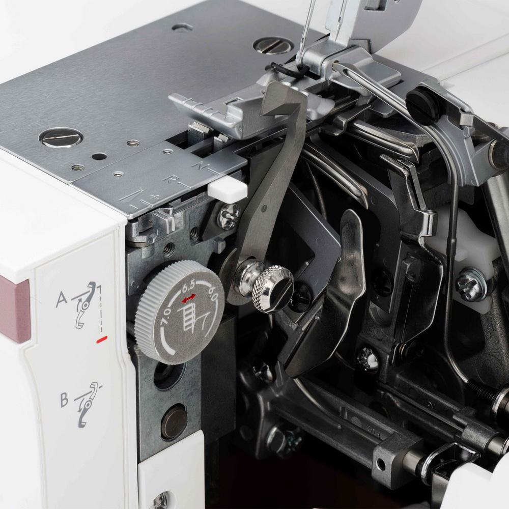 Husqvarna Viking Amber Air S500 Serger & Coverstitch Combo - Sewingmachinesplus.com