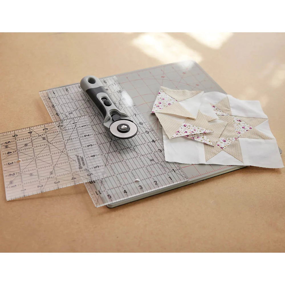 HUSQVARNA VIKING EPIC Quilt 97 Sewing Machine Accessories Kit