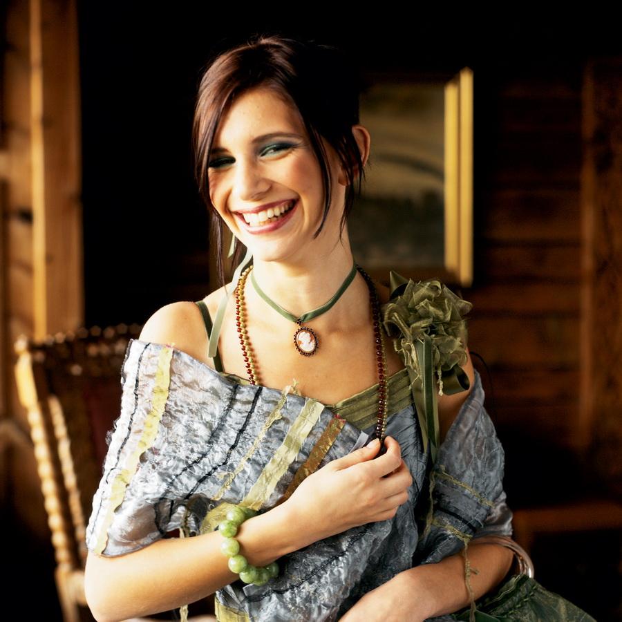 Husqvarna Viking Emerald 116 Sewing Machine