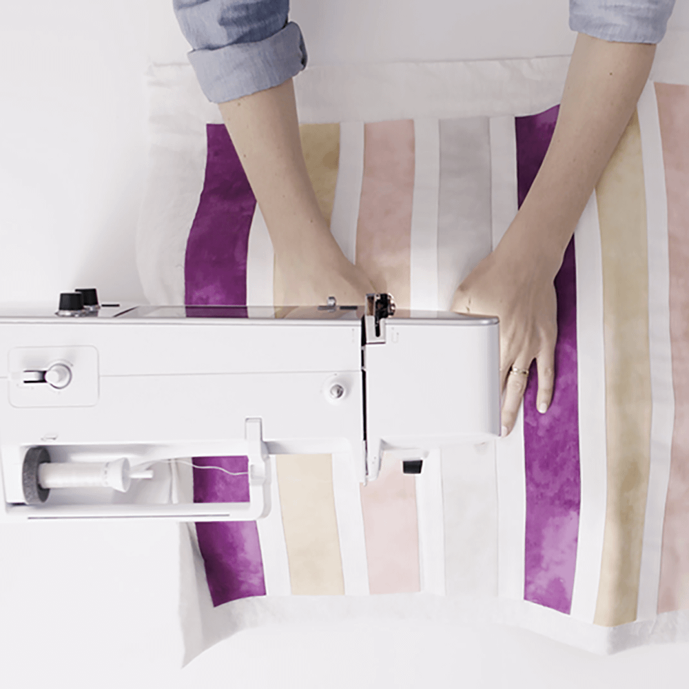 Bernina 570 Quilters Edition with embroidery module - Sewingmachinesplus.com