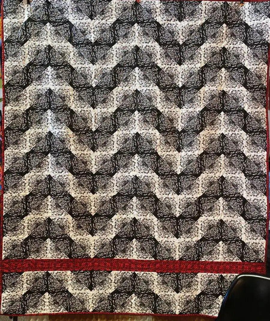 Frond Design Studio The Mean Reds Quilt Kit - Sewingmachinesplus.com