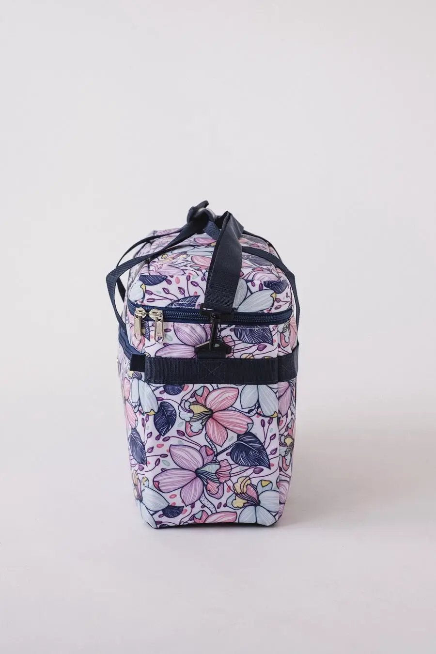 Bluefig Quilter Deluxe Combo: 19" Wheeled Bag, Project Bag, Fat Quarter Bag, Satchel and Thread Carrier - Maisy - Sewingmachinesplus.com