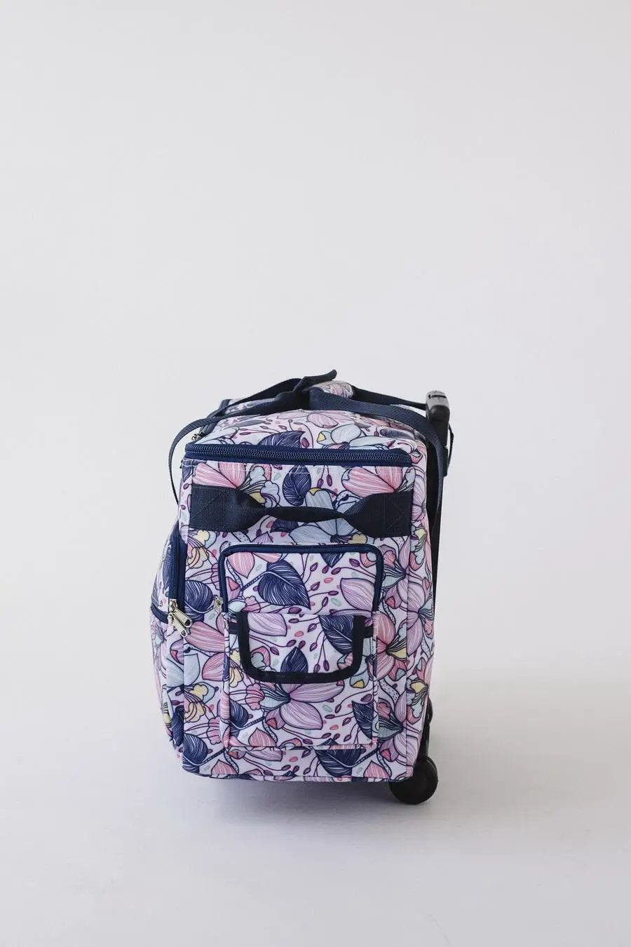 Bluefig Quilter Deluxe Combo: 19" Wheeled Bag, Project Bag, Fat Quarter Bag, Satchel and Thread Carrier - Maisy - Sewingmachinesplus.com