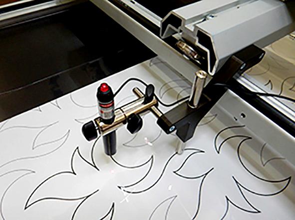 BERNINA Q 20 Longarm Quilting Machine with Table - Sewingmachinesplus.com