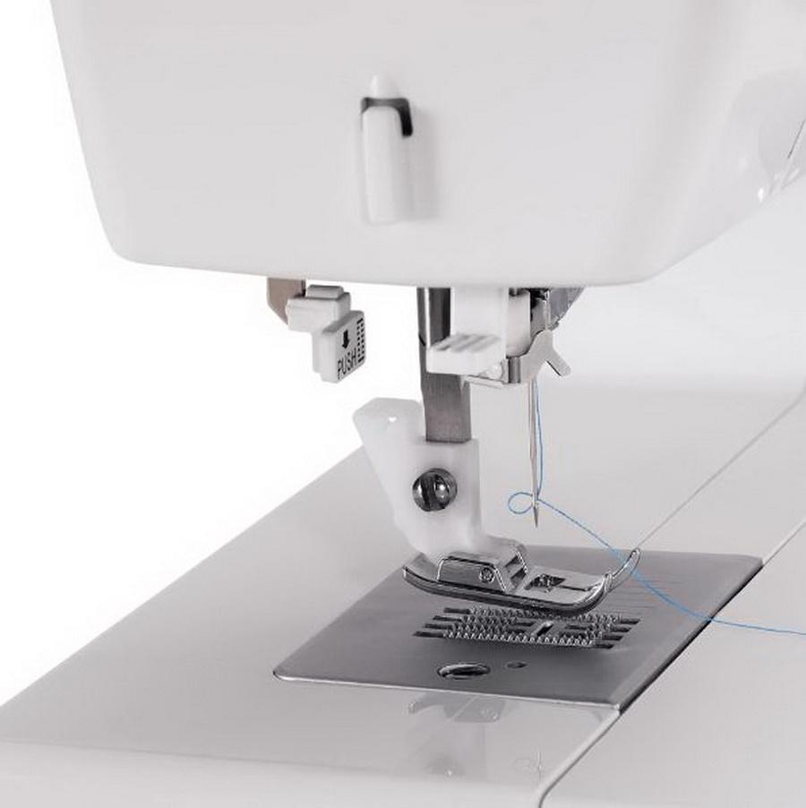 Singer 3221 Simple Sewing Machine - Sewingmachinesplus.com