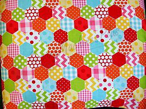 Arrow 6016 Riley Blake Hexi Motif Fabric Sewing Chair - Red