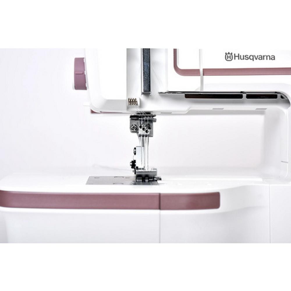 Husqvarna Viking Amber Air S500 Serger & Coverstitch Combo - Sewingmachinesplus.com