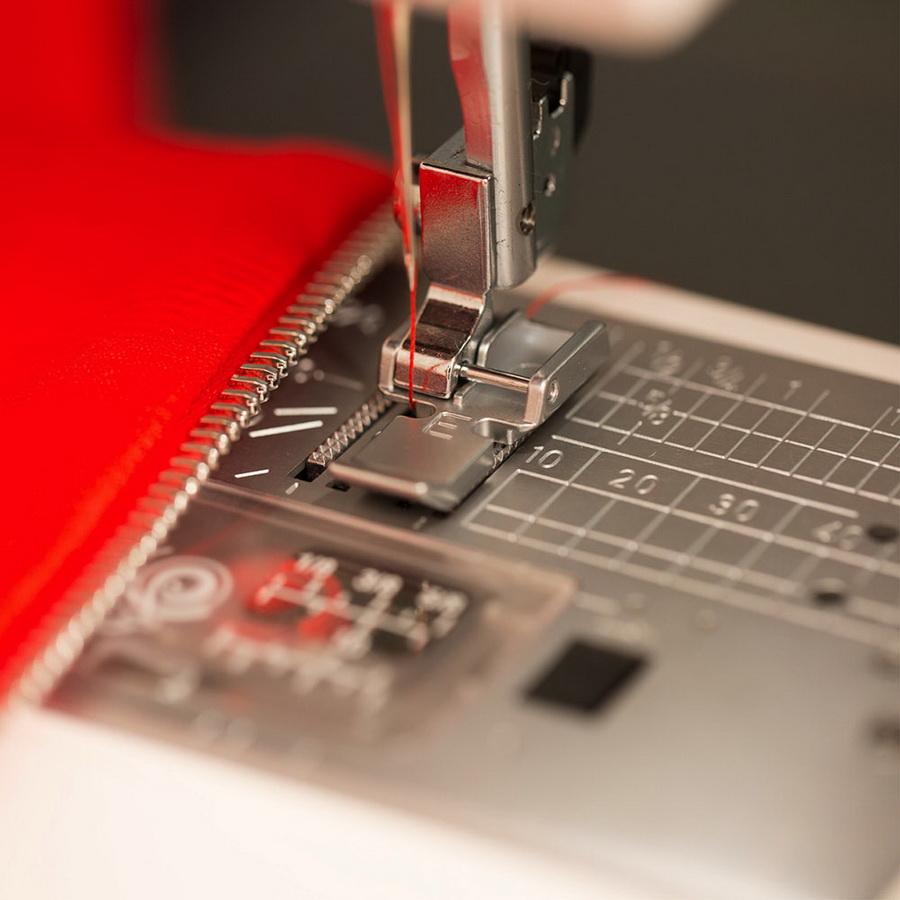 Elna eXperience 550 Computerized Sewing Machine - Sewingmachinesplus.com