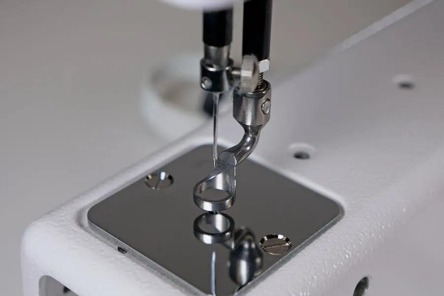 Handi Quilter Moxie 15 Inch Longarm Quilting Machine With Little Foot Frame (DEMO MODEL ONLY) - Sewingmachinesplus.com