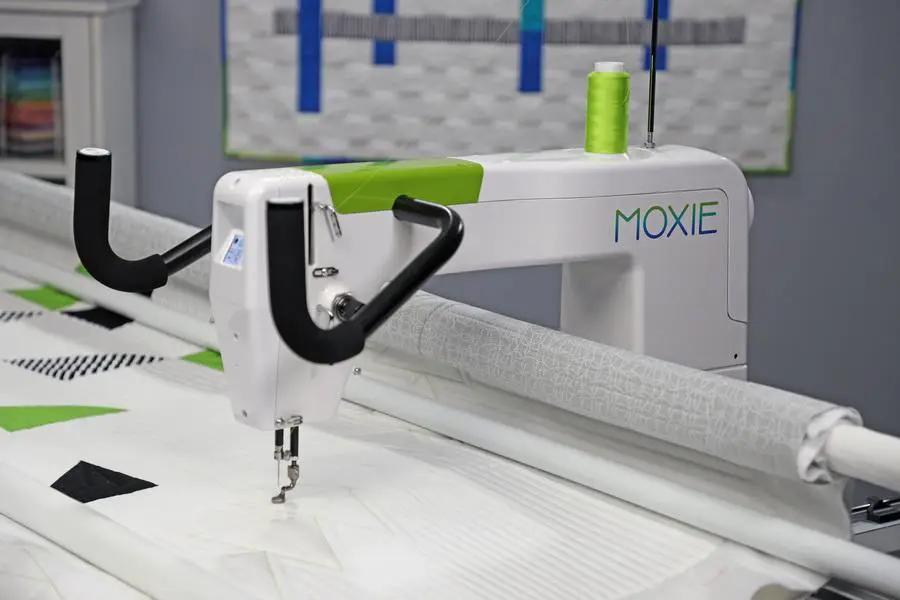Handi Quilter Moxie 15 Inch Longarm Quilting Machine With Little Foot Frame (DEMO MODEL ONLY) - Sewingmachinesplus.com