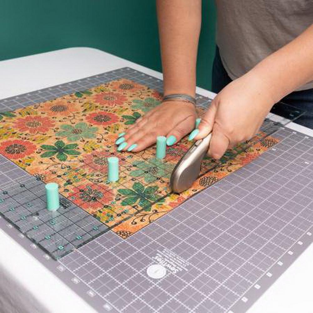 SewTites Sew Magnetic Cutting System For Lefties - Sewingmachinesplus.com