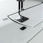 PowerQuilter 1600 Sitdown Long Arm Quilting Machine with Quilt Vision table (Refurbished) - Sewingmachinesplus.com