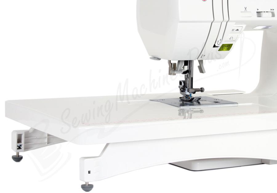 Singer Quantum Stylist 9960 Quilter Sewing Machine w/ FREE Hard Case and BONUS Feet