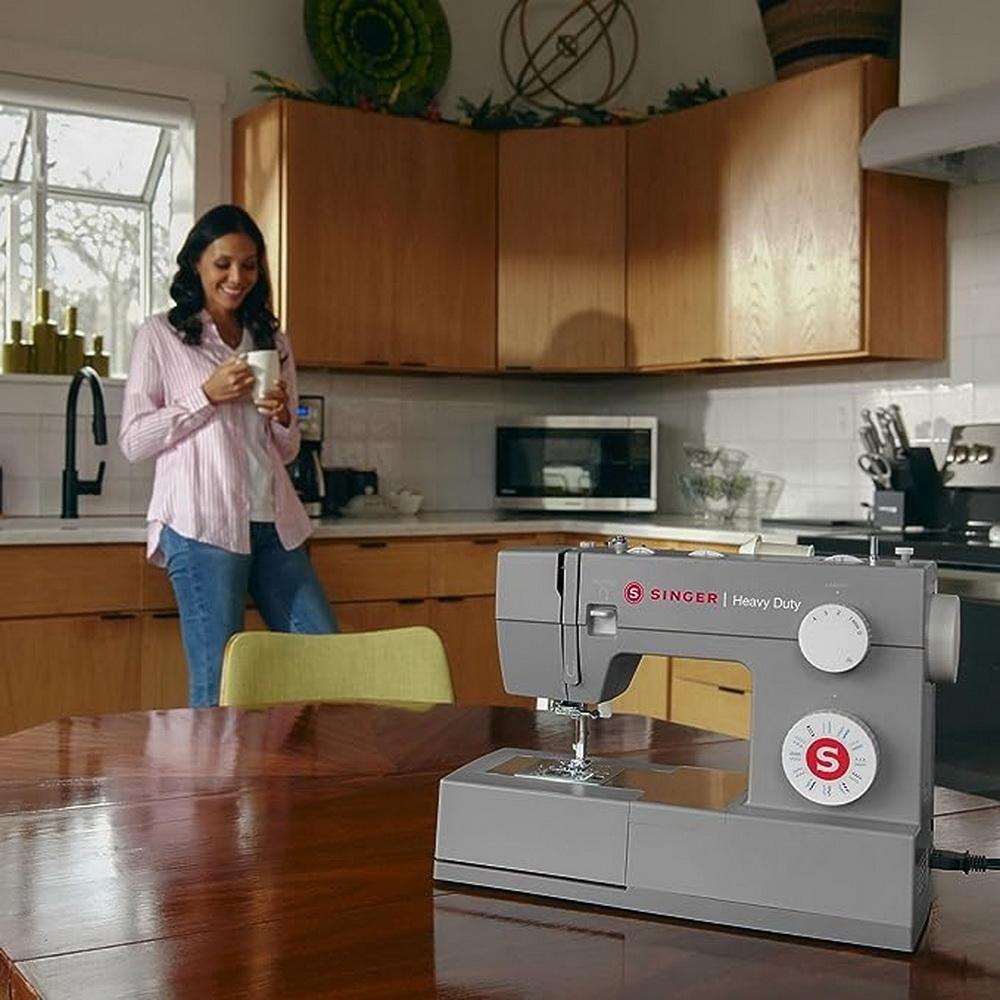 Singer 4423 Heavy Duty 23 Stitch Patterns, 1,100 SPM & Stainless Steel Bed