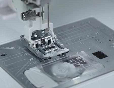 Janome Skyline S7 Sewing Machine