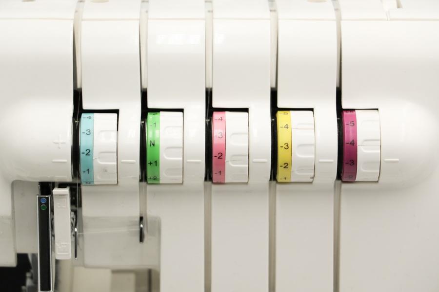 Feit 14U557 Fashion Avenue 5-Thread CoverSerger