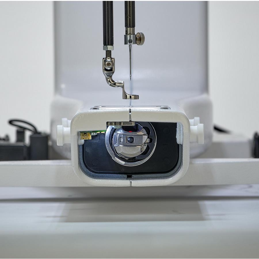 Baby Lock Regalia 20" Longarm Sewing Machine