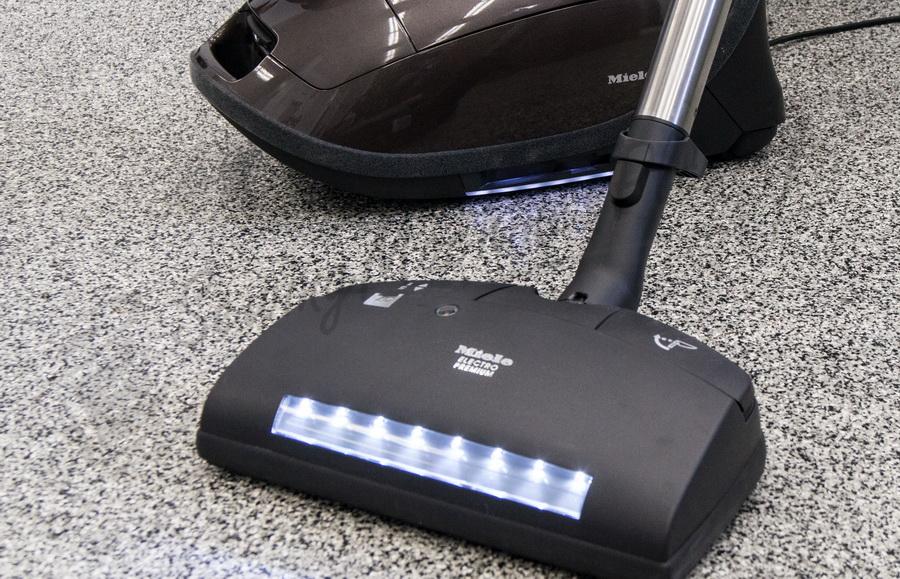 Miele S8990 UniQ Canister Vacuum