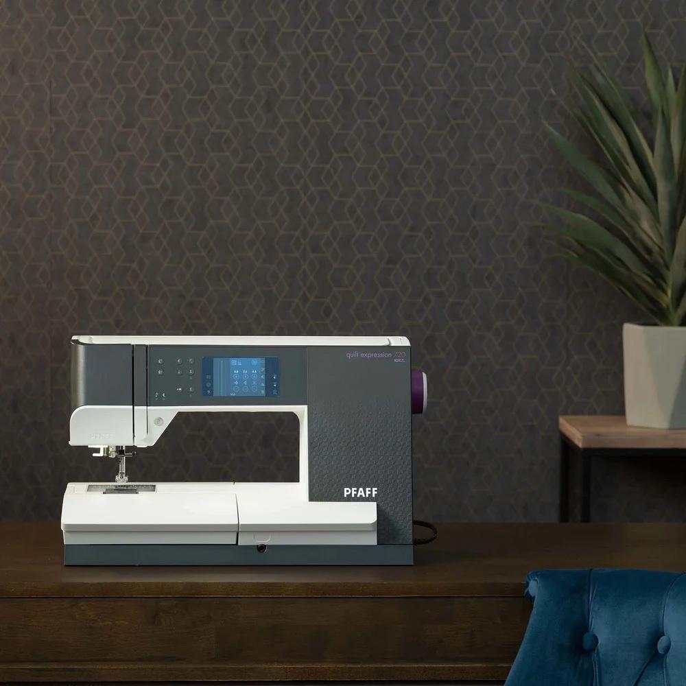 Pfaff Quilt Expression 720 Sewing Machine - Sewingmachinesplus.com