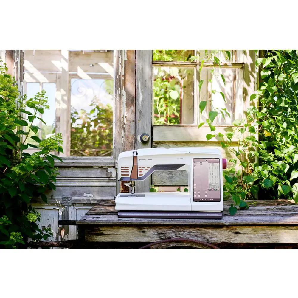 Husqvarna Viking Epic 95Q Sewing Machine - Sewingmachinesplus.com