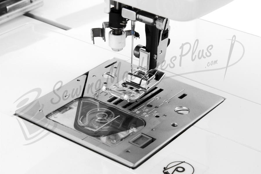 Singer Futura XL-400 w/ BONUS PACKAGE! Software, Stabilizer, Thread, & More!