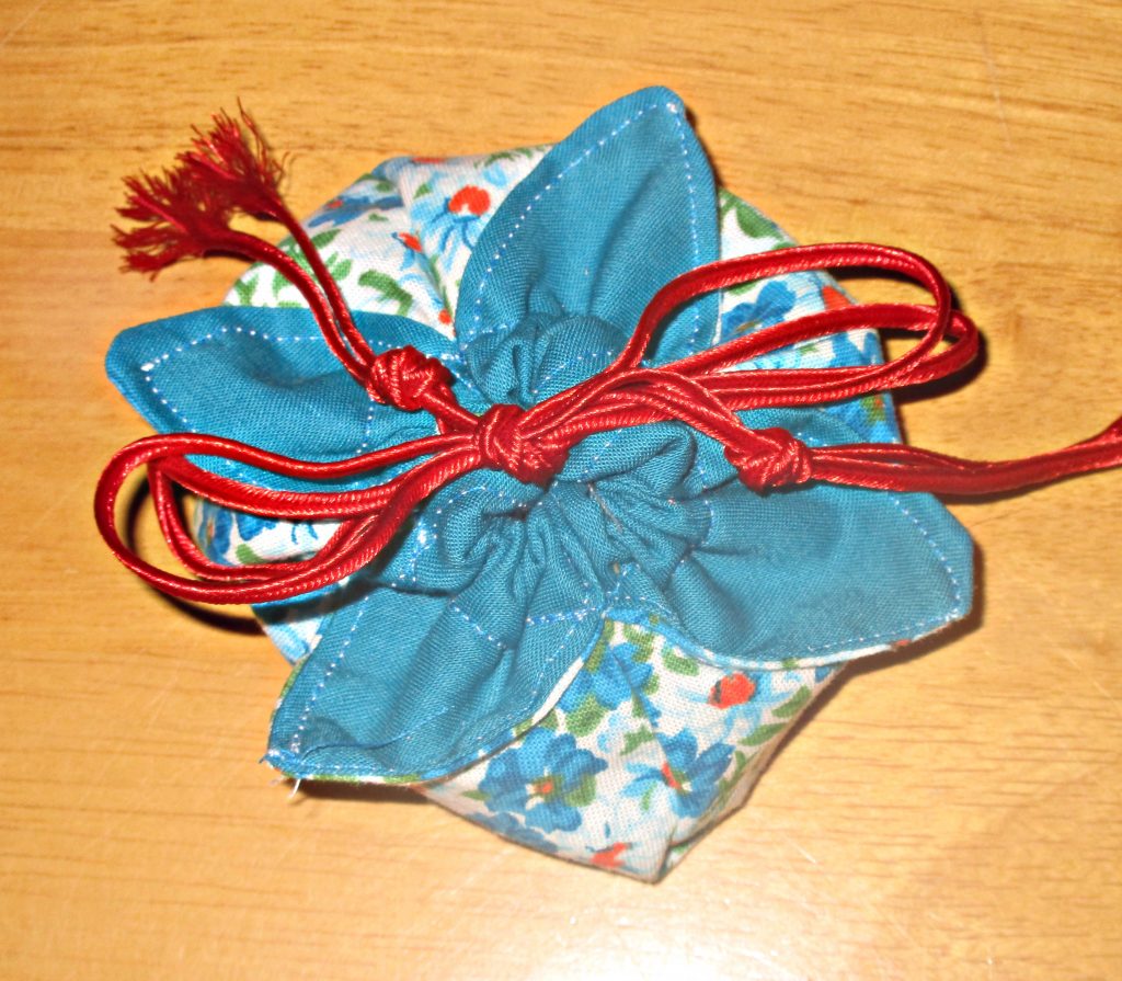 Lotus Drawstring Pouch Gift Bags and Purse Tutorial ...